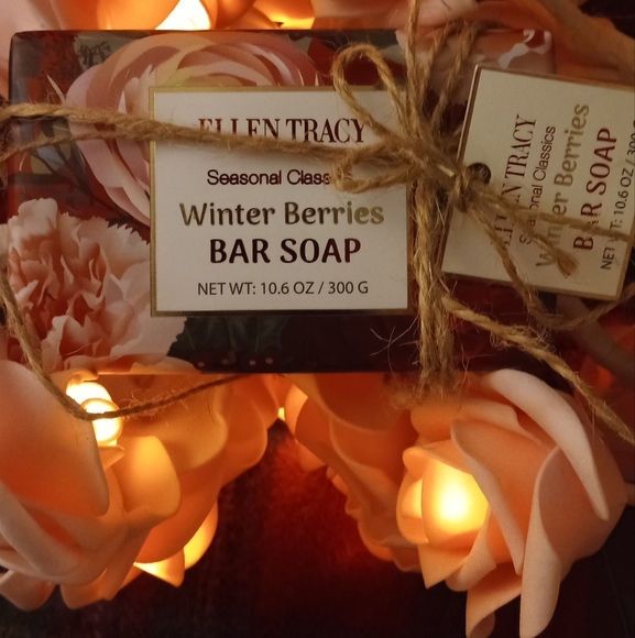Ellen Tracy Other - Ellen Tracy Winter Berries Bar Soap NWT